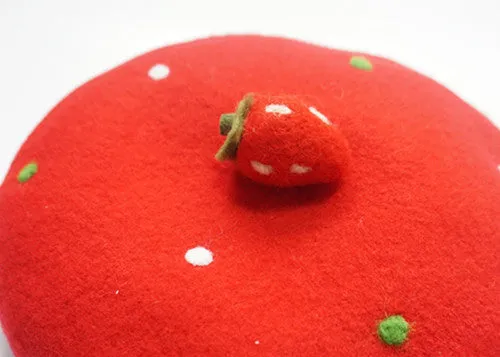 ''A STRAWBERRT'' POINT RED BERET BY51020